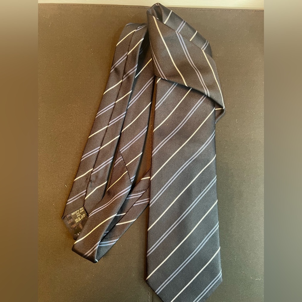 Authentic Burberry tie - Picture 5 of 6